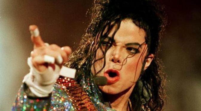Michael Jackson adalah seorang penyanyi kelahiran Amerika