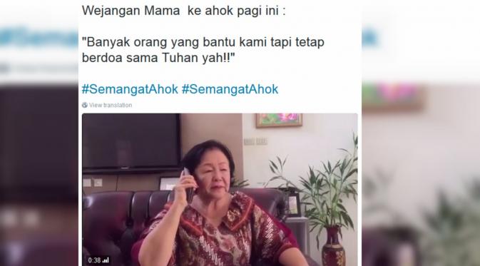  Sebelum diperiksa, Ahok mendapat doa dan wejangan dari sang Ibunda, Buniarti Ningsih.