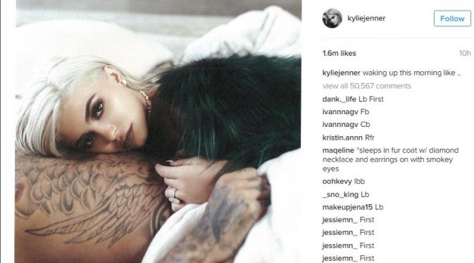 Kylie Jenner hadiahi Tyga sebuah gelang berlian 60 karat. (Instagram/kyliejenner)