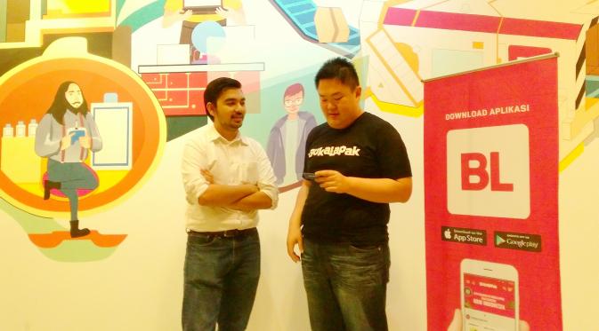 (ka-ki) Chief Operating Officer Bukalapak, Willix Halim dan Head of SMB Market Development Facebook Indonesia, Waizly Darwin saat peluncuran BukaIklan di kantor Bukalapak di Jakarta, Selasa (22/11/2016). (Liputan6.com/M Wahyu Hidayat)