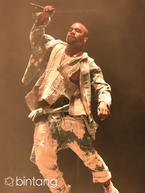 Terlalu banyak bekerja membuat Kanye West kelelahan hingga mengalami gangguan mental. (AFP/Bintang.com)