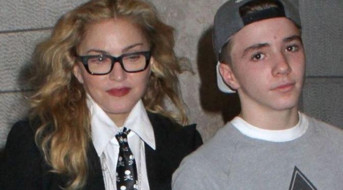 Madonna dan putranya, Rocco Ritchie (Foto: Mirror)