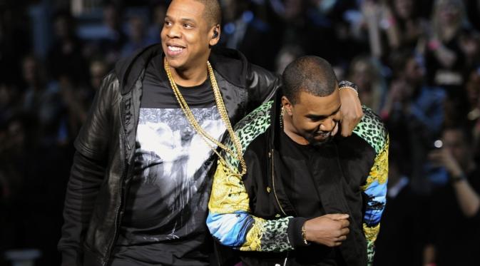 Beyonce mendorong Jay Z untuk kembali menghubungi Kanye West dan memberikan dukungan pada sahabatnya di masa sulit ini.