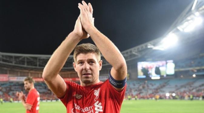 Steven Gerrard memutuskan pensiun sebagai pesepak bola pada 24 November 2016. (AFP/Peter Parks)