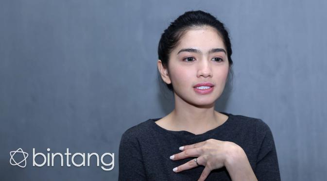 Angel Karamoy digosipkan memiliki hubungan khusus dengan seorang produser sinetron. (Nurwahyunan/Bintang.com)