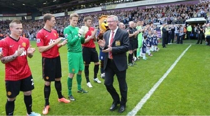 Momen terakhir Alex Ferguson sebagai pelatih Manchester United. (ITV)