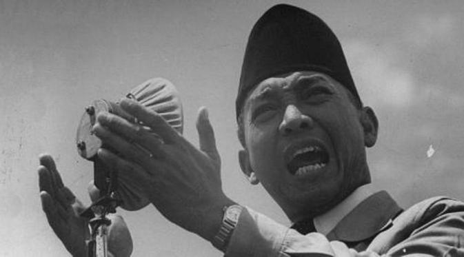 Presiden pertama Indonesia Ir. Soekarno. (via: esabong.my.id)