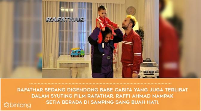 5 Potret Kelucuan Rafathar Saat Syuting Bareng Raffi Ahmad. (Foto: Instagram/rafatharmovie, Desain: Nurman Abdul Hakim/Bintang.com)