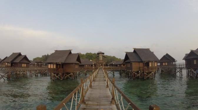 Menghabiskan Waktu Libur di Vila Terapung, Pulau Ayer Resort (liliskhusniati.com)