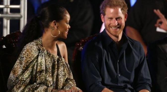 Rihanna saat bersama Pangeran Harry di Barbados. (BBC / PA)
