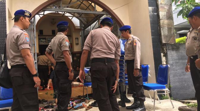 Rumah duka AKP Abdul Munir di kawasan Pamulang, Tangerang Selatan, Banten. Ia salah satu penumpang pesawat polri jatuh di perairan Lingga, Kepulauan Riau. (Liputan6.com/Pramita Tristiawati)