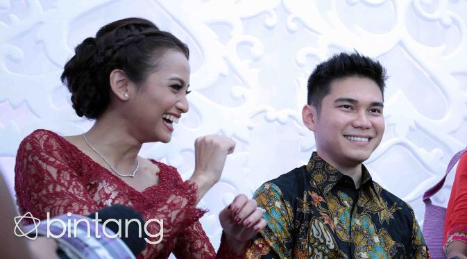 Hari pernikahan Acha Septriasa dan Vicky Kharisma akan berlangsung pada 11 Desember 2016 di Hotel Le Meridien, Jakarta Pusat. Menjelang hari paling bersejarahnya itu, dikabarkan Acha harus mengikuti prosesi pingitan. (Deki Prayoga/Bintang.com)