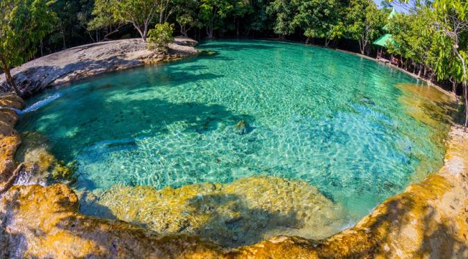 Emerald Pool, Krabi, Thailand. (krabi-tourism.com)