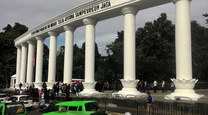 Lawang Salapan atau gerbang sembilan kini menjadi ikon baru Kota Bogor selain Tugu Kujang. (Achmad Sudarno/Liputan6.com)