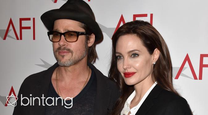 Angelina Jolie dan Brad Pitt masih memperebutkan hak asuh atas keenam anak mereka. (AFP/Bintang.com)