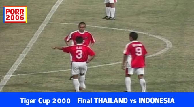 Beberapa pemain Timnas Indonesia yang tampil di final Piala Tiger 2000 melawan Thailand. (Youtube)