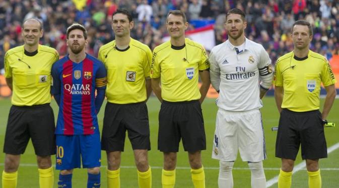 Pau Norbert Cebrian Devis (paling kanan), asisten wasit El Clasico, 3 Desember 2016. (Marca). 