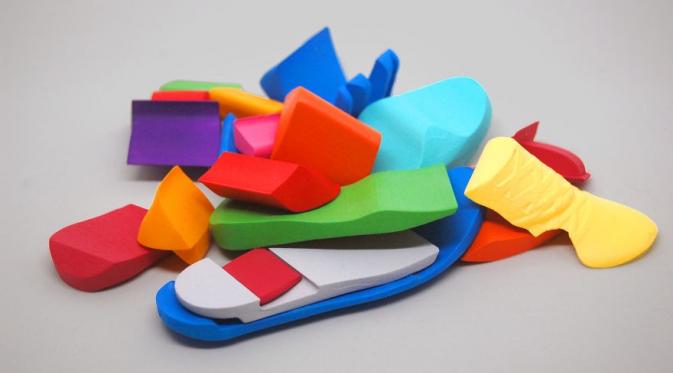 Puzzle 3D sepatu Nike Air Jordan saat masih hancur. (Via: boredpanda.com)