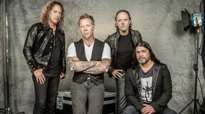 Metallica membuktikan sebagai group band gaek yang belum terkalahkan hingga saat ini (foto: Pinterest)
