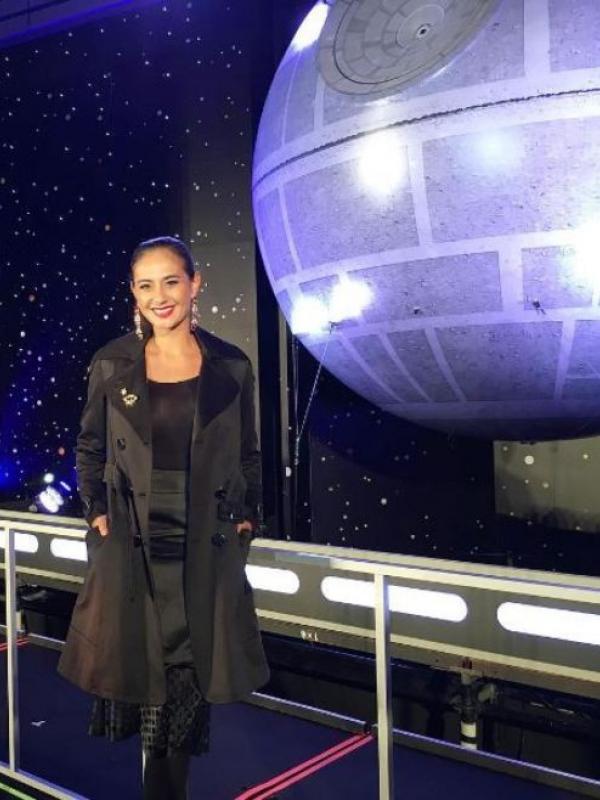 Marissa Nasution dalam jumpa pers Rogue One: A Star Wars Story di Tokyo. (Instagram - @marissaln)