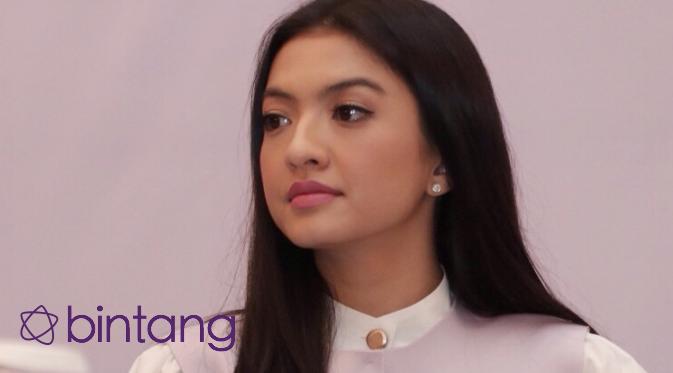 Artis cantik ini ternyata tidak hanya jago dalam urusan akting, namun ia juga pandai beradaptasi dengan lingkungan tempat dirinya berada. (Galih W. Satria/Bintang.com)