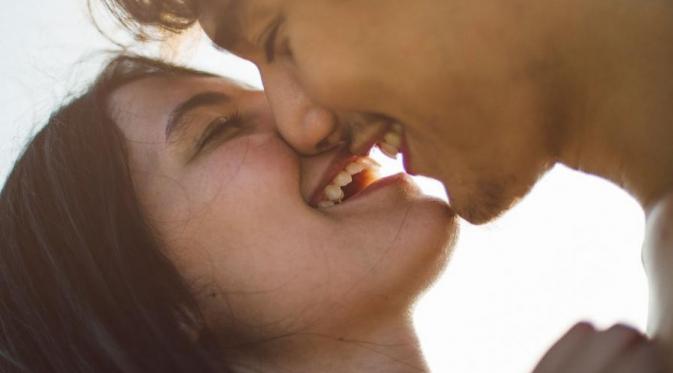 Ciuman bisa jadi salah satu cara untuk tingkatkan imunitas tubuh lawan berbagai penyakit di musim hujan.