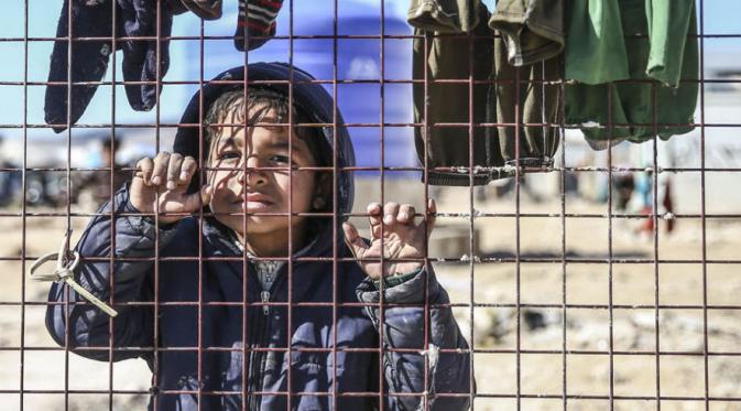 Untuk Anda yang ingin menolong korban kemanusiaan di Aleppo, Anda dapat membantu melalui 10 hal berikut ini. (Foto: harpersbazaar.com)