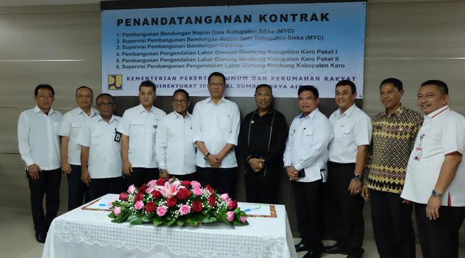 Dirjen SDA Imam Santoso Saksikan Penandatanganan Kontrak Paket Pekerjaan Infrastruktur SDA