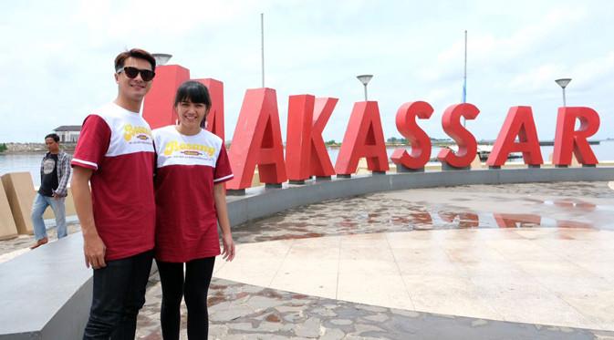 Ricky Harun dan istri di Makassar 