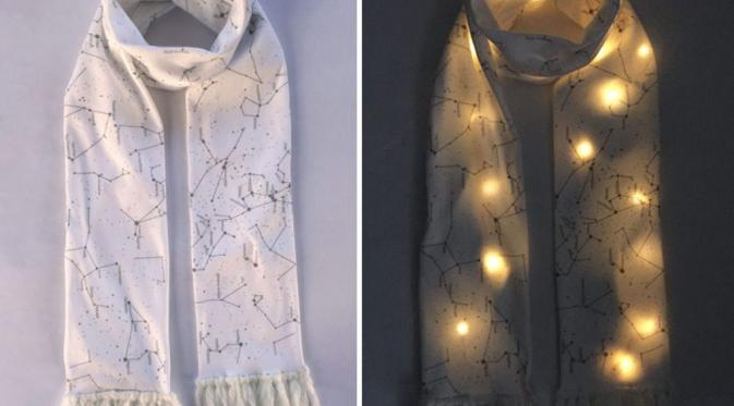 Hari natalmu lebih meriah bila scarf LED ini menjadi pelengkap yang super kece. (via: Boredpanda.com)