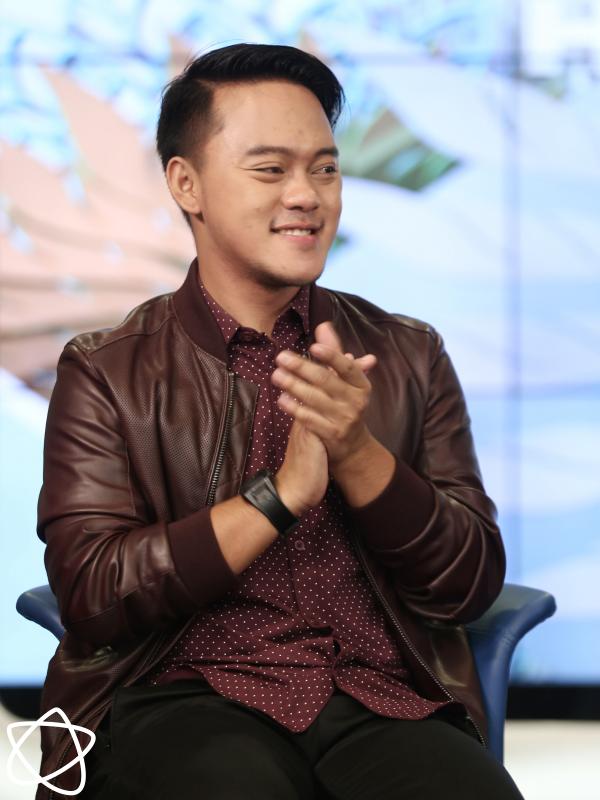 "Setelah menang makin disupport. Terbukti dari banyak program yang tetap menyertakan kami. Seneng bisa jadi keluarga besar Indosiar. Setidaknya saya bisa bantu orangtua," tutur Danang. (Galih W. Satria/Bintang.com)