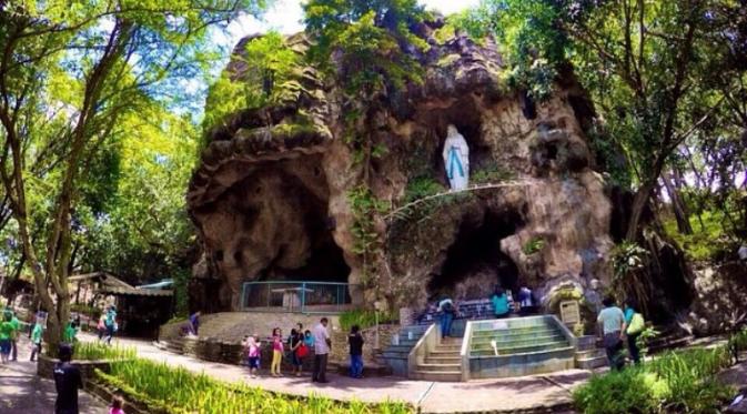 Gua Maria Lourdes, Kediri, Jawa Timur. (agnesiawalandouw/Instagram)