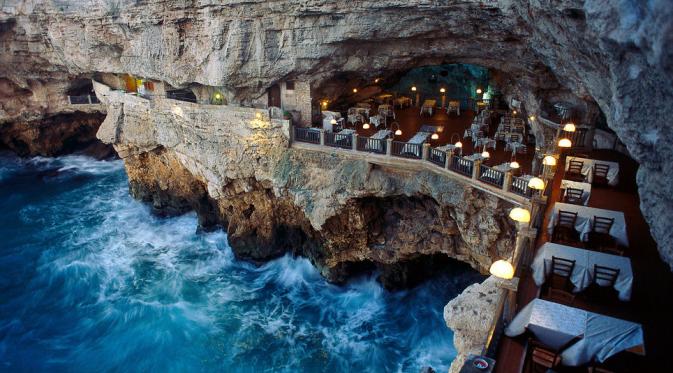 The Grotta Palazzese di Italia 