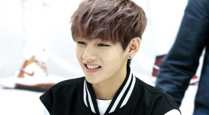 V BTS. (Via: all kpop)