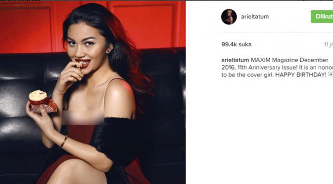Ariel Tatum tampil menggoda dengan gaun merah maroon (Foto:Instagram)
