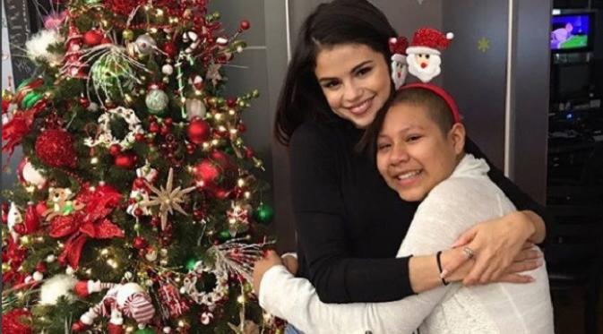 Selena Gomez merayakan Natal dengan mengunjungi pusat pediatrik di Texas. (Foto. Dailymail)