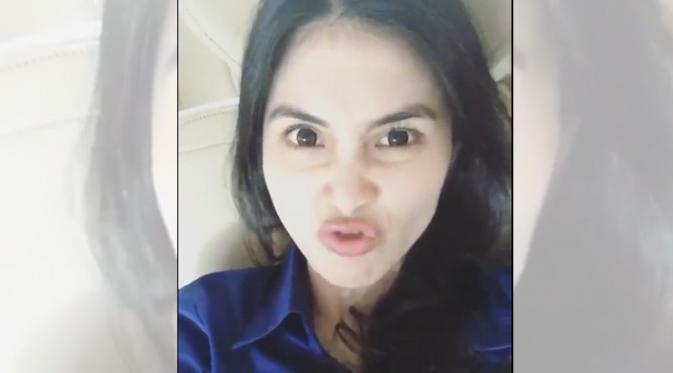Begini Sandra Dewi kalau sedang iseng sendirian (Foto: Instagram)