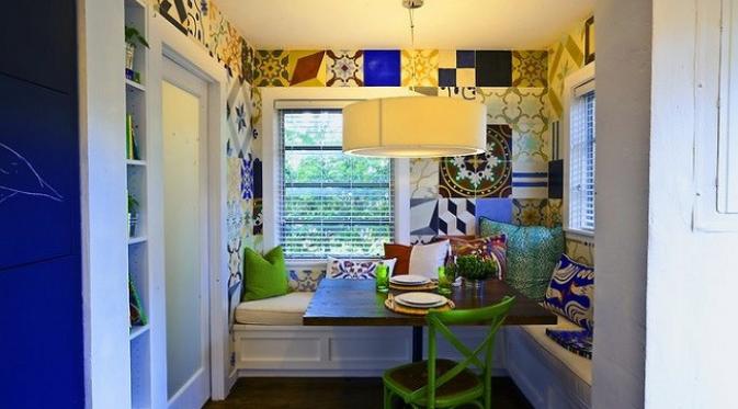 Ramaikan suasana dekorasi rumah Anda dengan beragam motif dan warna-warna yang seru. (Foto: Instyle.com)