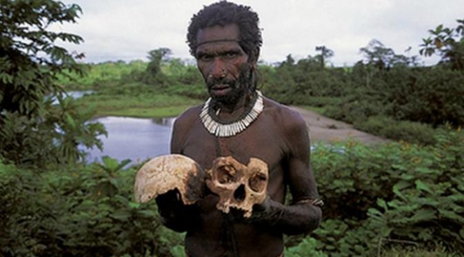 Suku Fore di Papua Nugini yang melakukan praktik kanibalisme di masa lalu. (Sumber Ancient Origins).