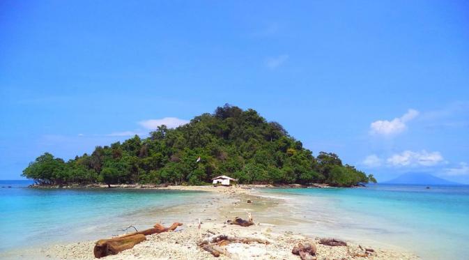 Pulau Mengkudu, Lampung. (lulukba/Instagram)