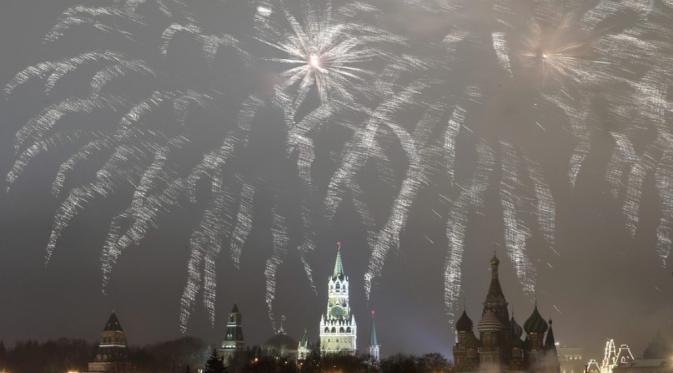 Foto malam tahun baru 2017 di Moskow. (Foto: marketwatch.com)