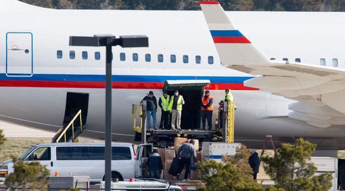Pesawat  Rusia Tiba di AS Jemput 35 Diplomat yang Diusir Obama (AFP)