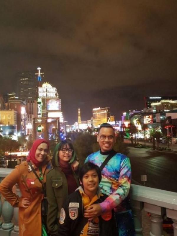 Uya Kuya dan keluarganya di Amerika Serikat. (Instagram - @king_uyakuya)