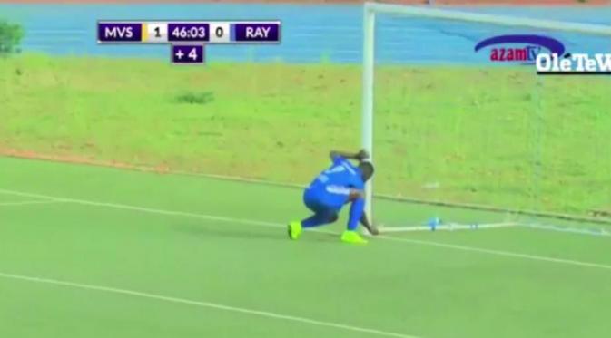 Moussa Camara mempraktikkan ritual ilmu hitam sebelum mencetak gol (The Sun).