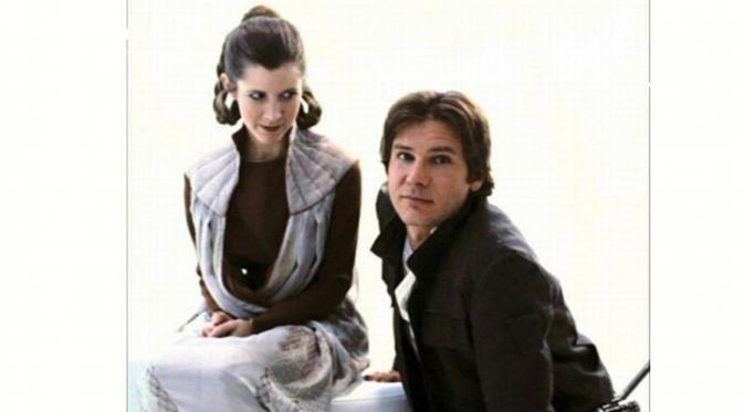 Carrie Fisher dan Harrison Ford dalam Star Wars: A New Hope yang tayang 1977  silam (foto: Pinterest)