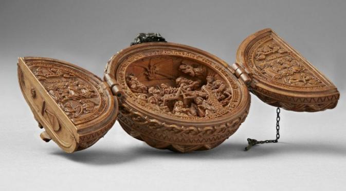 ukiran kayu dari tahun 1500 ini menyimpan rahasia seni yang luar biasa (foto : boredpanda.com)