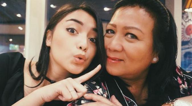 Citra Kirana  bersama ibunya, Yanny Christiany (Instagram/@citraki)