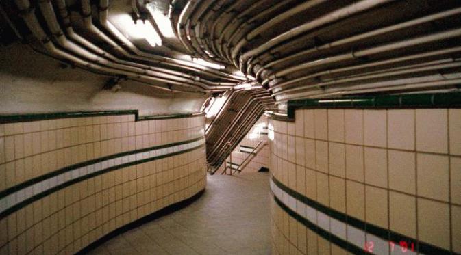 9th Street Path Station Tunnel, New York, Amerika Serikat. (railfan.net)