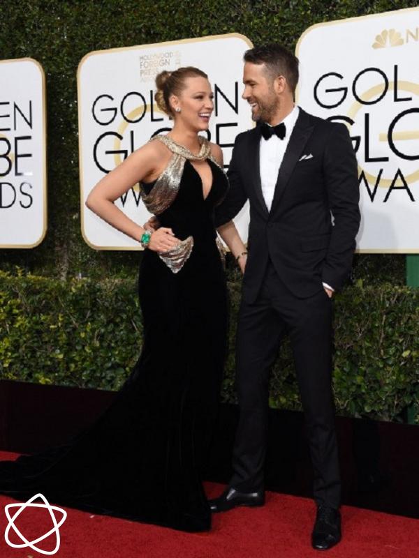 Blake Lively tertawa terbahak saat melihat suaminya, Ryan Reynolds berciuman dengan Andrew Garfield. (AFP/Bintang.com)