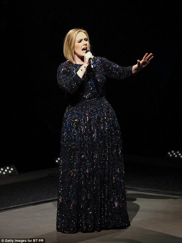 Adele (doc.dailymail.com)